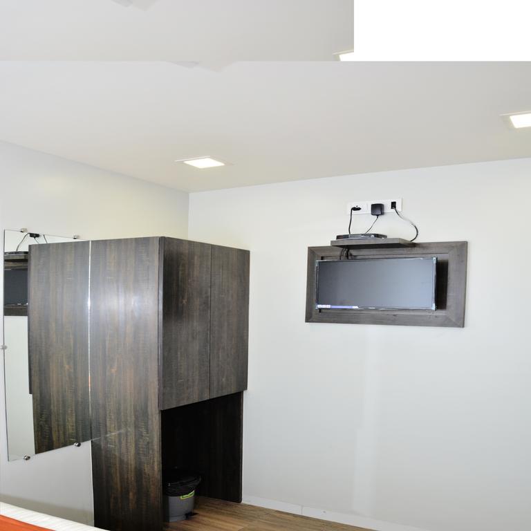 Premier Inn Мумбаи Экстерьер фото